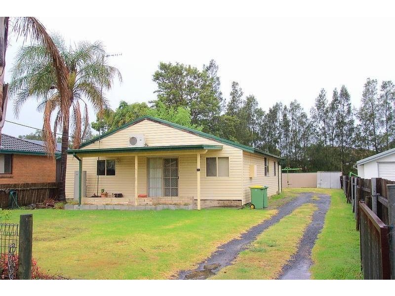 32 McLean Street, Killarney Vale NSW 2261