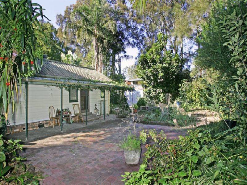 10 Henry Street, Chittaway Point NSW 2261