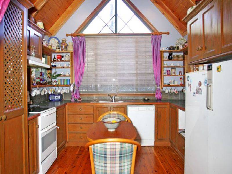 10 Henry Street, Chittaway Point NSW 2261