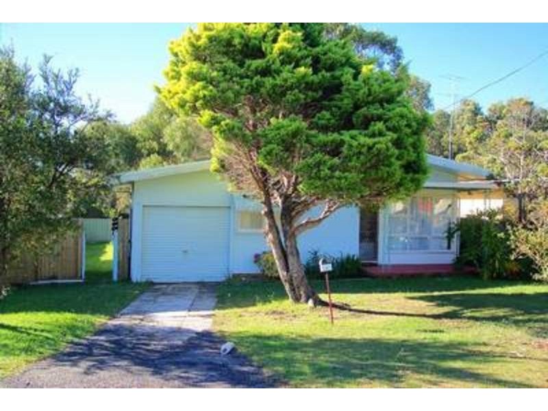 24 Papala Avenue, Bateau Bay NSW 2261