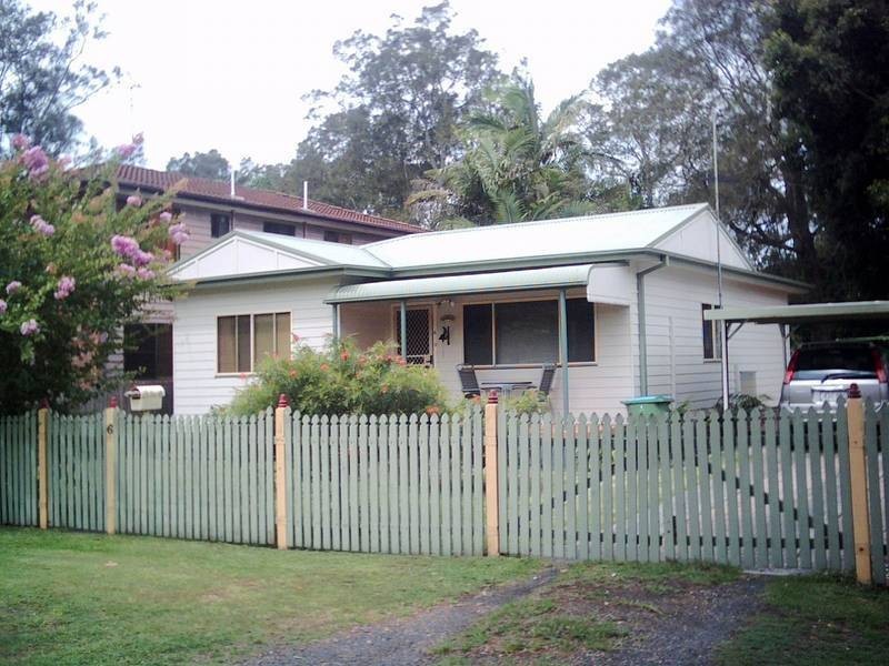 6 Henry Street, Chittaway Point NSW 2261