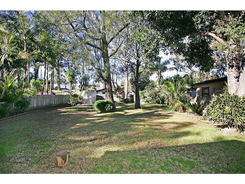 6 Henry Street, Chittaway Point NSW 2261