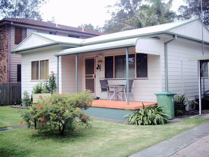 6 Henry Street, Chittaway Point NSW 2261