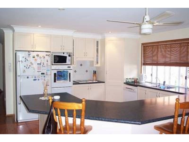 81 Hume Boulevard, Killarney Vale NSW 2261