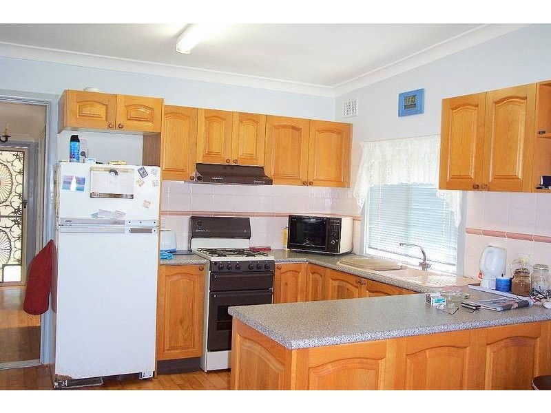 33 Adelaide Street, Tumbi Umbi NSW 2261