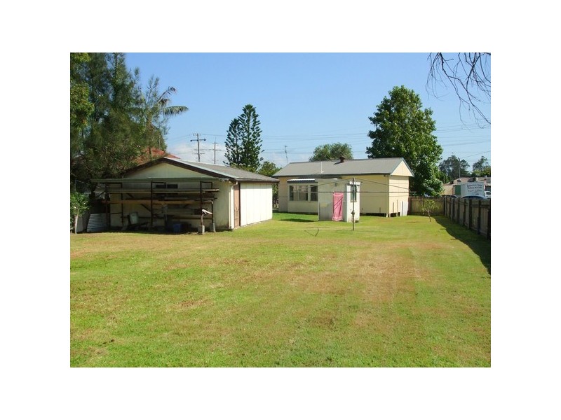 11 Hume Boulevard, Killarney Vale NSW 2261