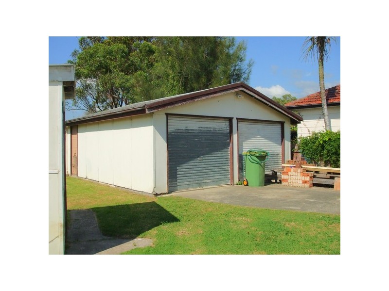 11 Hume Boulevard, Killarney Vale NSW 2261