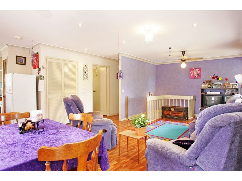 50 Audie Parade, Berkeley Vale NSW 2261