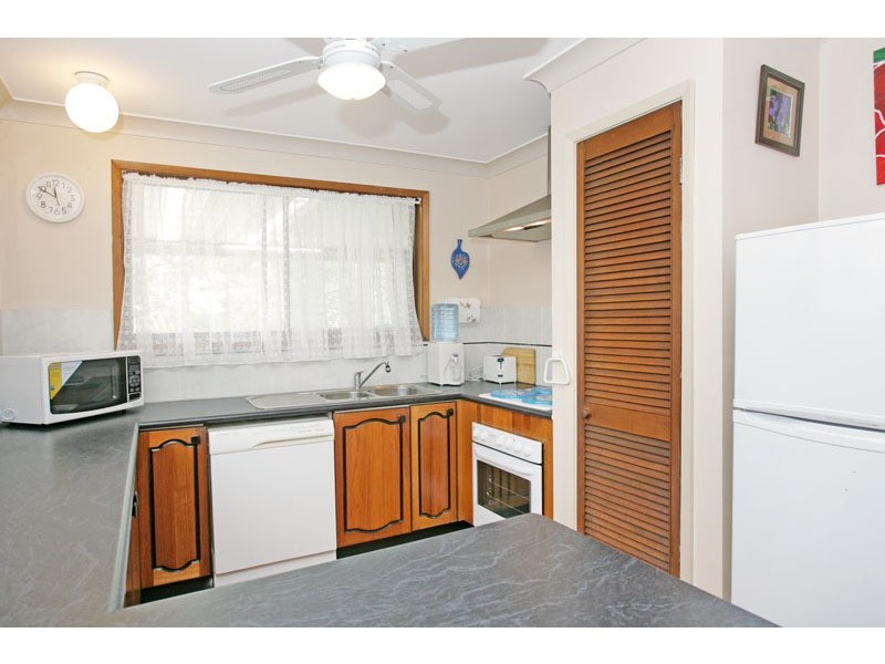 50 Audie Parade, Berkeley Vale NSW 2261