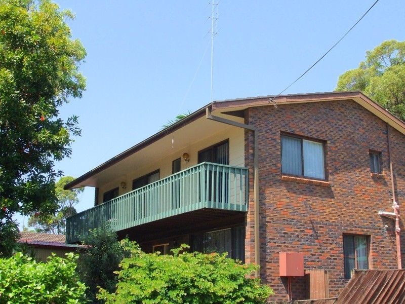 50 Audie Parade, Berkeley Vale NSW 2261