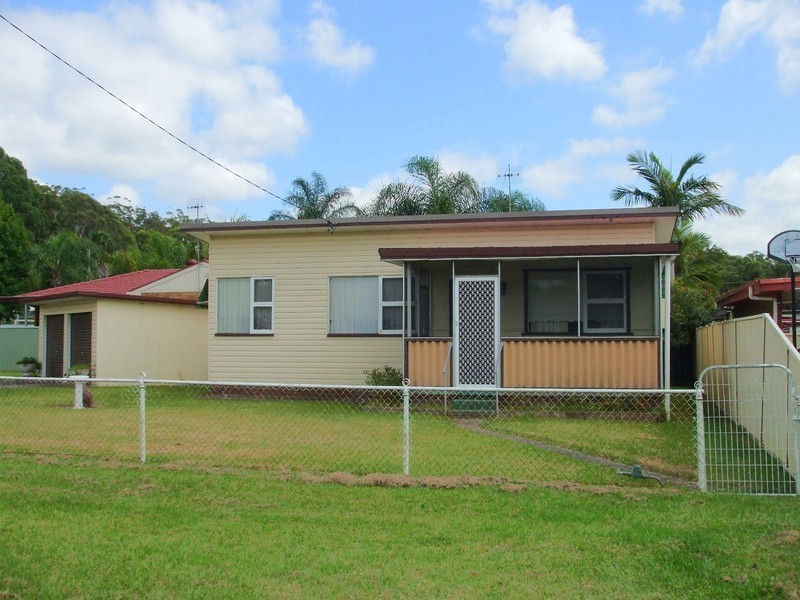 27 Buckingham Road, Berkeley Vale NSW 2261