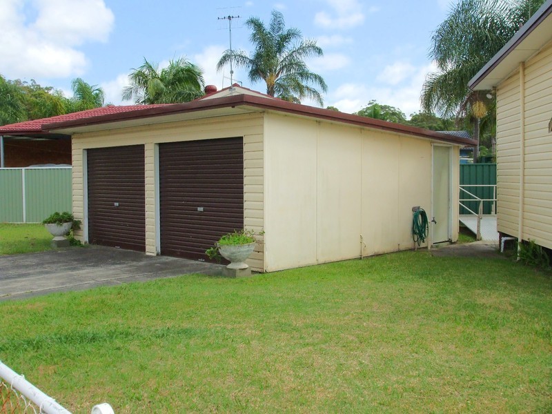 27 Buckingham Road, Berkeley Vale NSW 2261