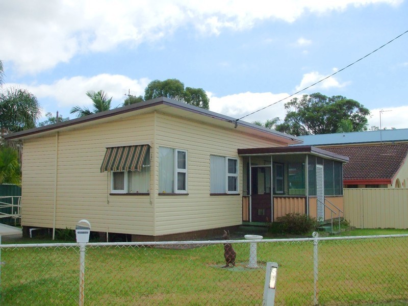 27 Buckingham Road, Berkeley Vale NSW 2261
