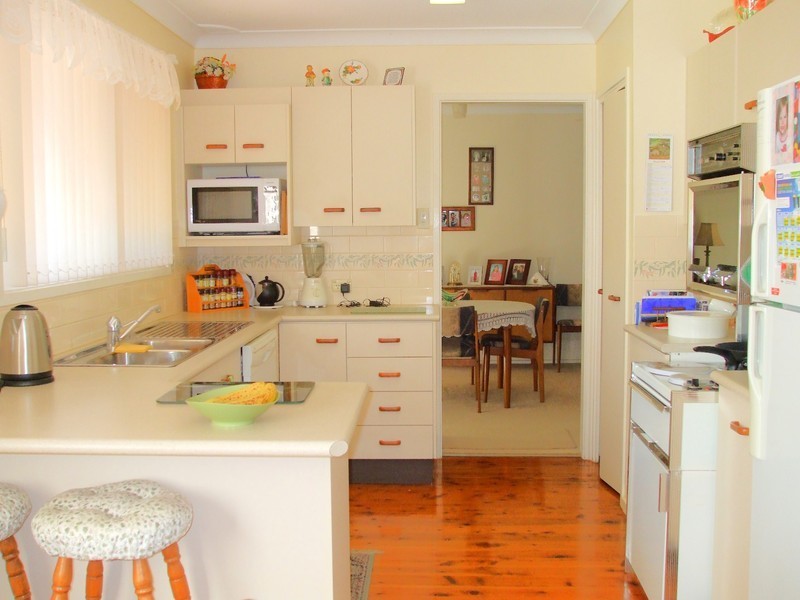 1 Robertson Road, Killarney Vale NSW 2261