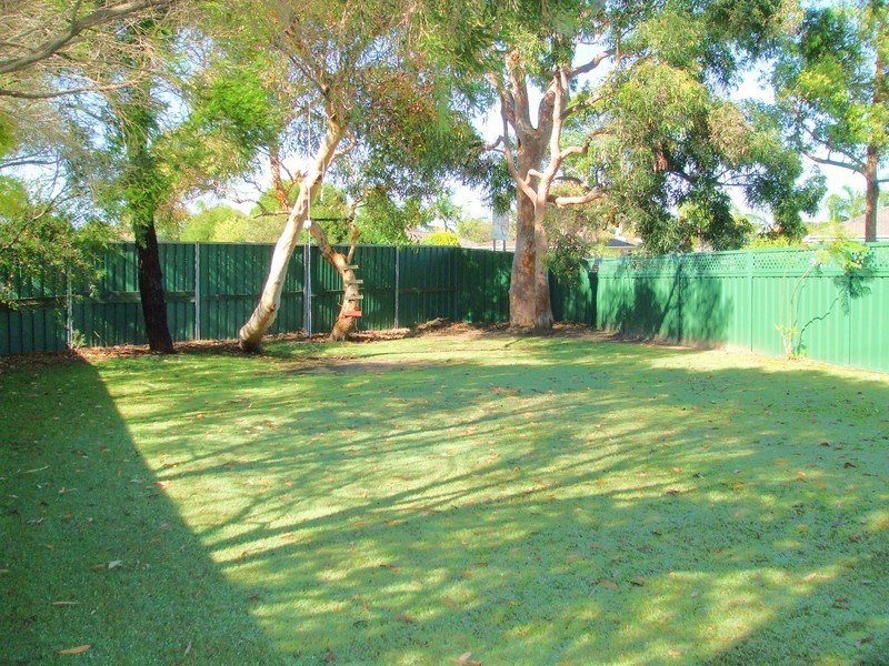 1 Robertson Road, Killarney Vale NSW 2261