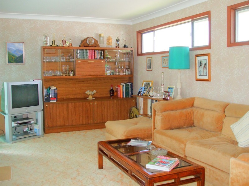 1 George Hely Crescent, Killarney Vale NSW 2261