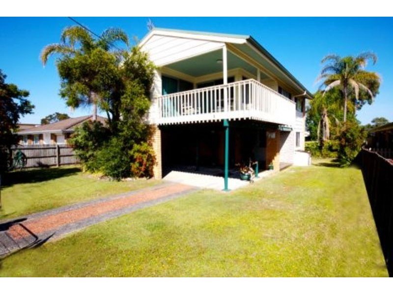 1 George Hely Crescent, Killarney Vale NSW 2261