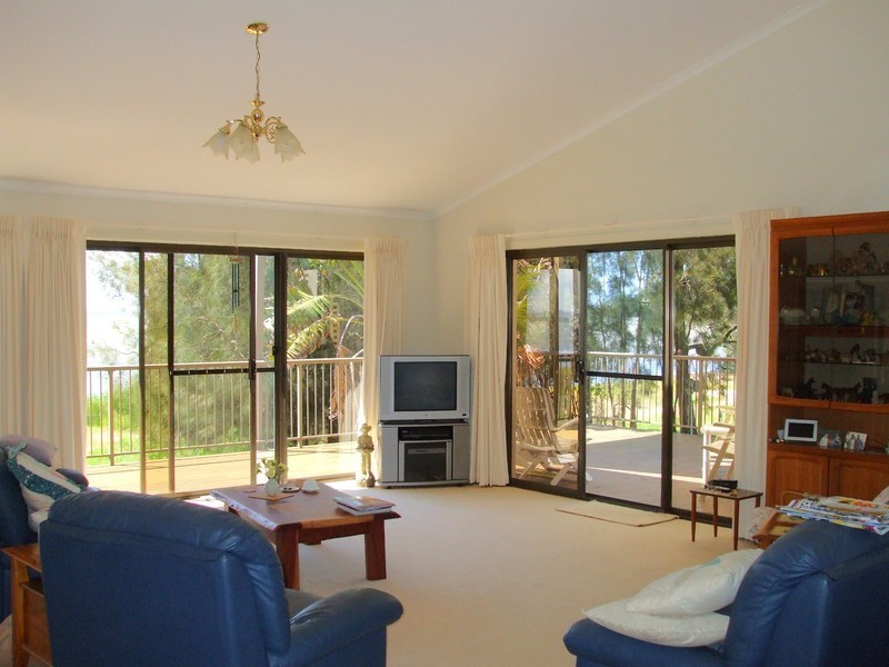 1A Trelawney Street, Killarney Vale NSW 2261
