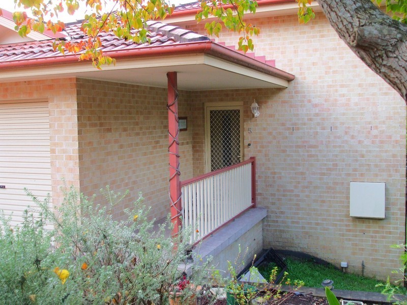 5 Madison Place, Berkeley Vale NSW 2261