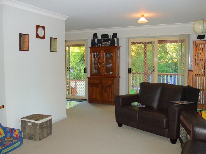 5 Madison Place, Berkeley Vale NSW 2261