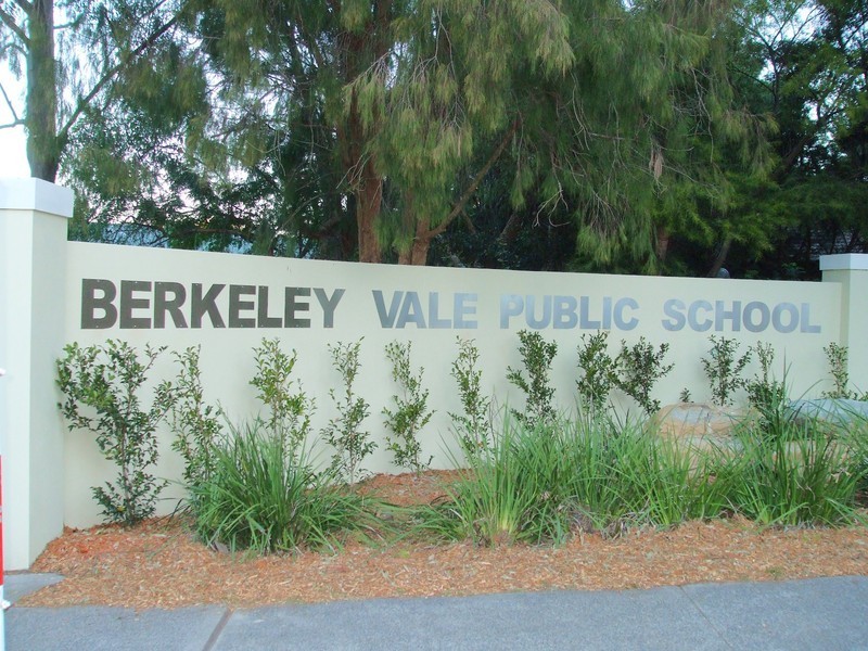 5 Madison Place, Berkeley Vale NSW 2261