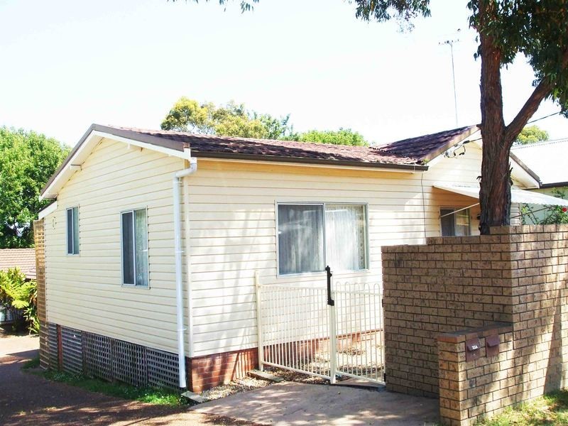 33 Carlyon Street, Killarney Vale NSW 2261