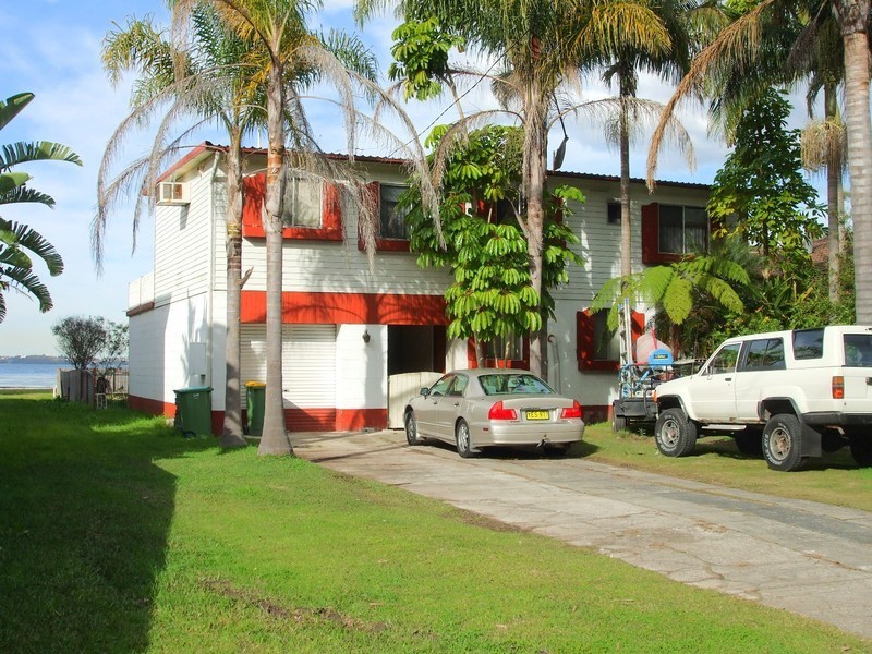 279 Lakedge Avenue, Berkeley Vale NSW 2261