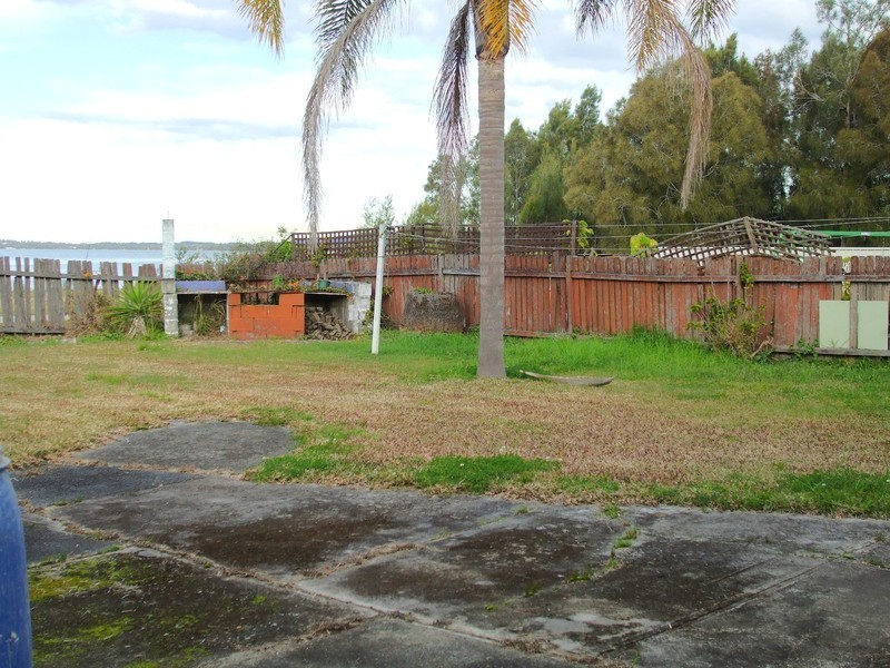 279 Lakedge Avenue, Berkeley Vale NSW 2261