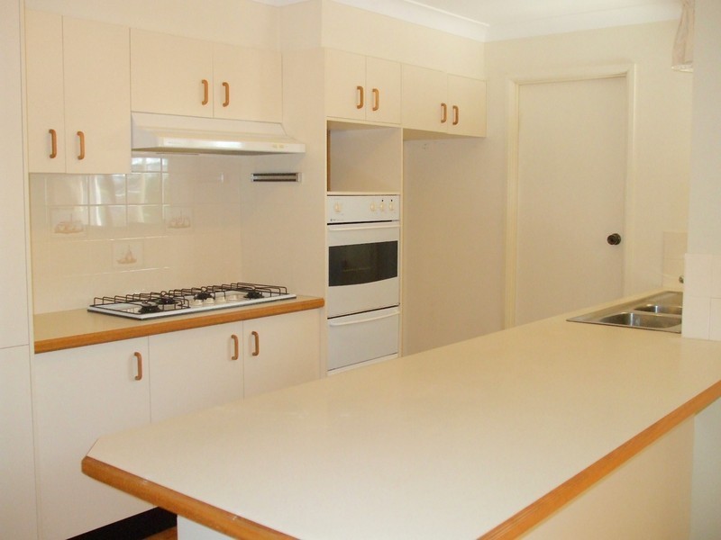 10 Flinders Avenue, Killarney Vale NSW 2261