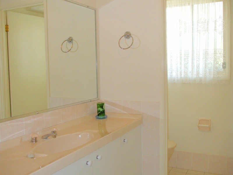 10 Flinders Avenue, Killarney Vale NSW 2261