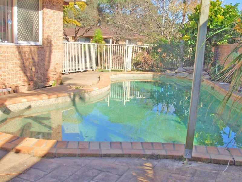 15 Banks Close, Bateau Bay NSW 2261