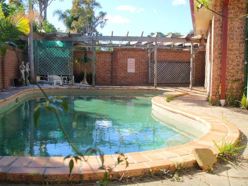 15 Banks Close, Bateau Bay NSW 2261