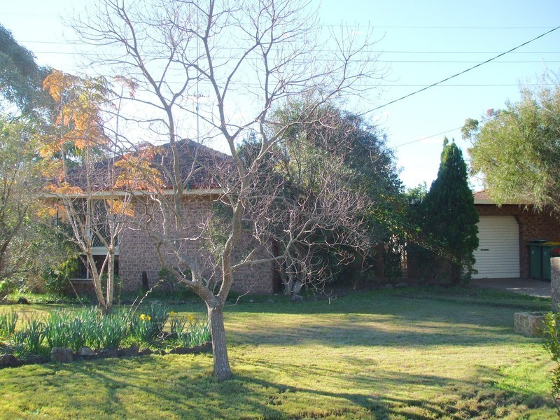 15 Banks Close, Bateau Bay NSW 2261