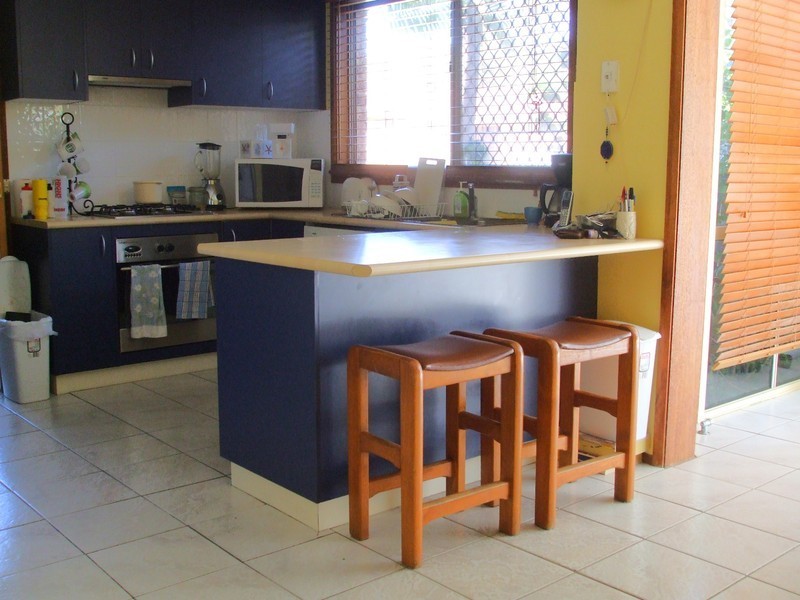 15 Banks Close, Bateau Bay NSW 2261