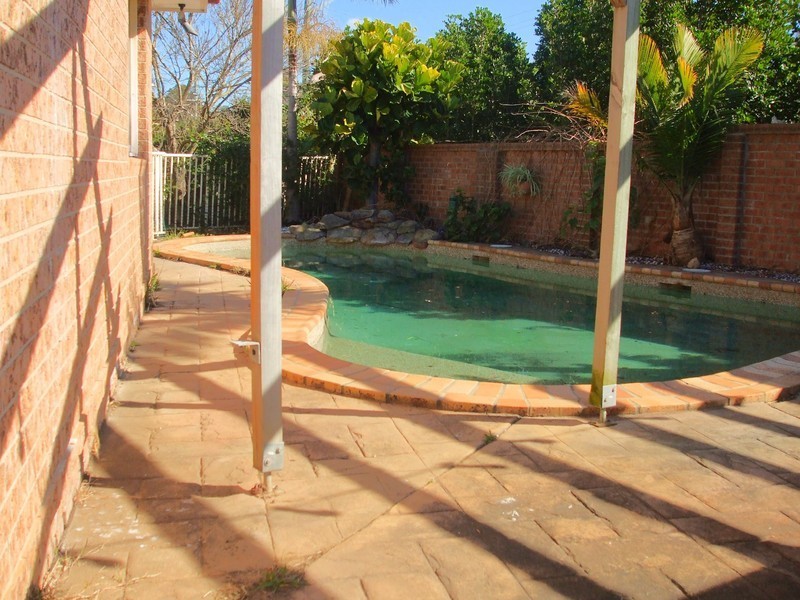 15 Banks Close, Bateau Bay NSW 2261