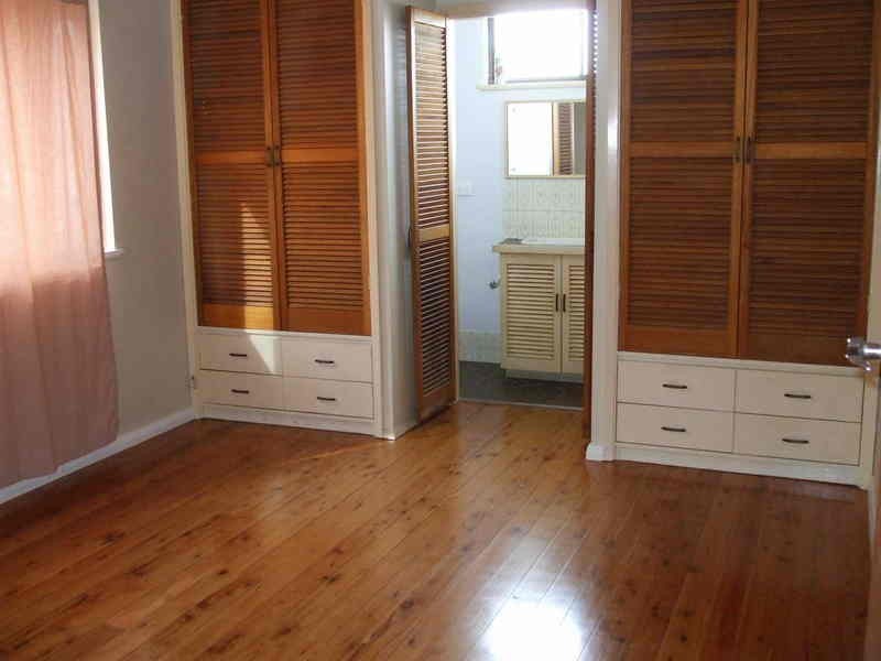 4 Flinders Avenue, Killarney Vale NSW 2261