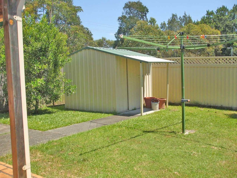 42 Debra Anne Drive, Bateau Bay NSW 2261