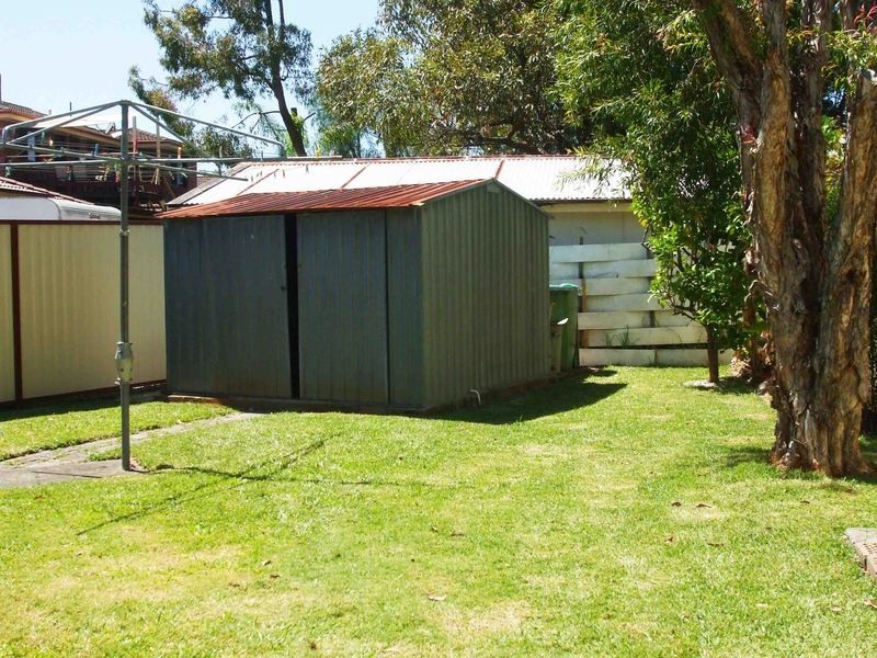 2 Emerald Place, Berkeley Vale NSW 2261