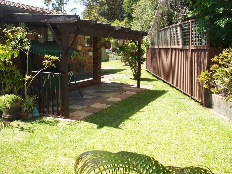 2 Emerald Place, Berkeley Vale NSW 2261