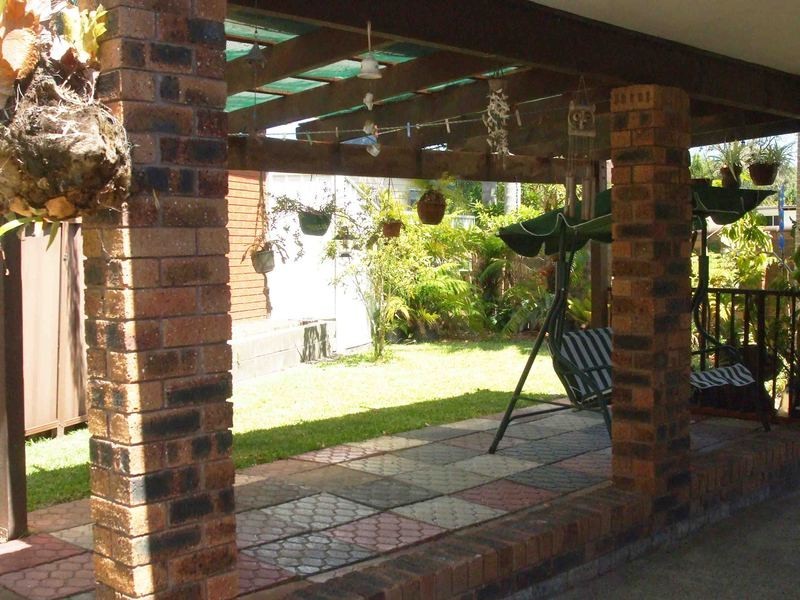 2 Emerald Place, Berkeley Vale NSW 2261