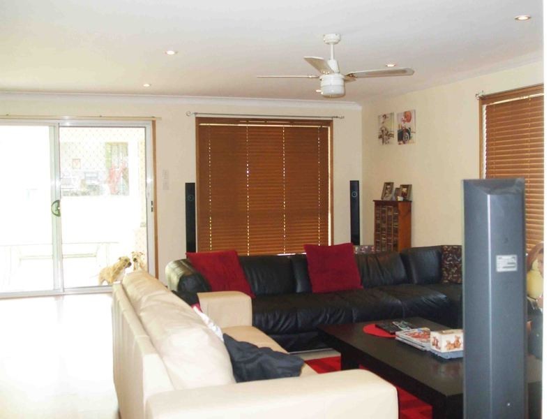 81 Hume Boulevard, Killarney Vale NSW 2261
