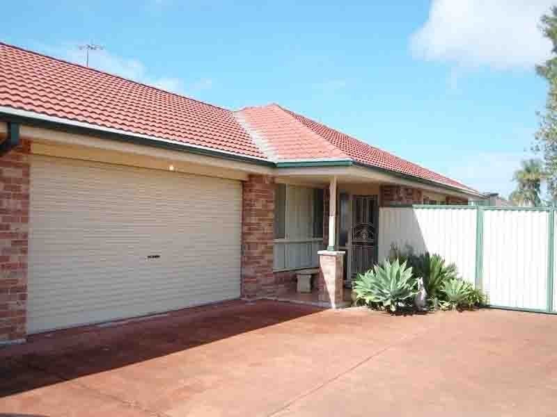 2/5 Hume Boulevard, Killarney Vale NSW 2261