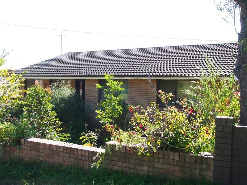 39 Hillside Drive, Berkeley Vale NSW 2261