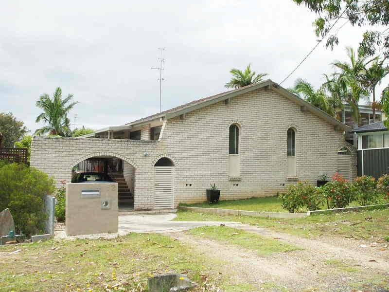 52 Dampier Boulevard, Killarney Vale NSW 2261