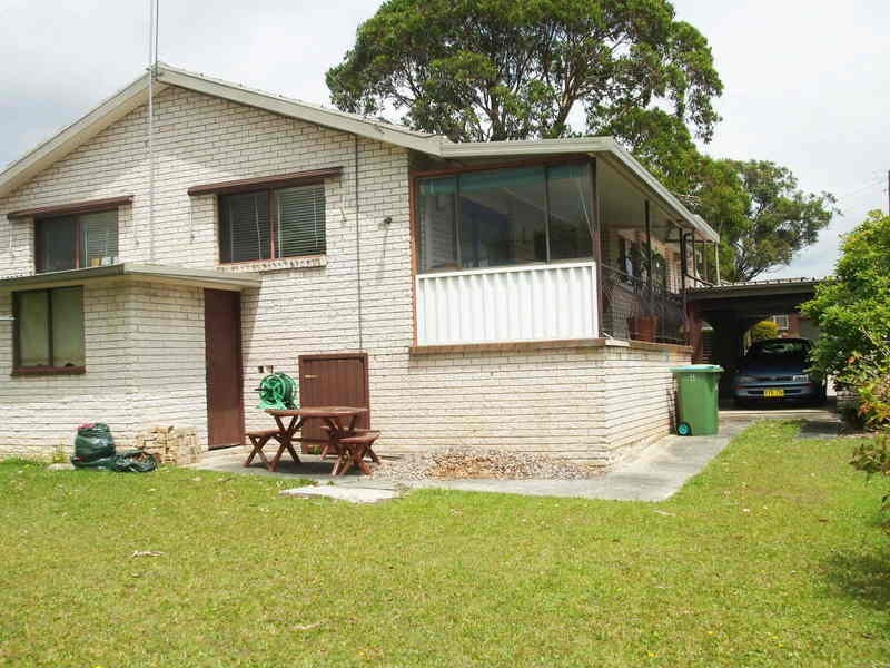 52 Dampier Boulevard, Killarney Vale NSW 2261