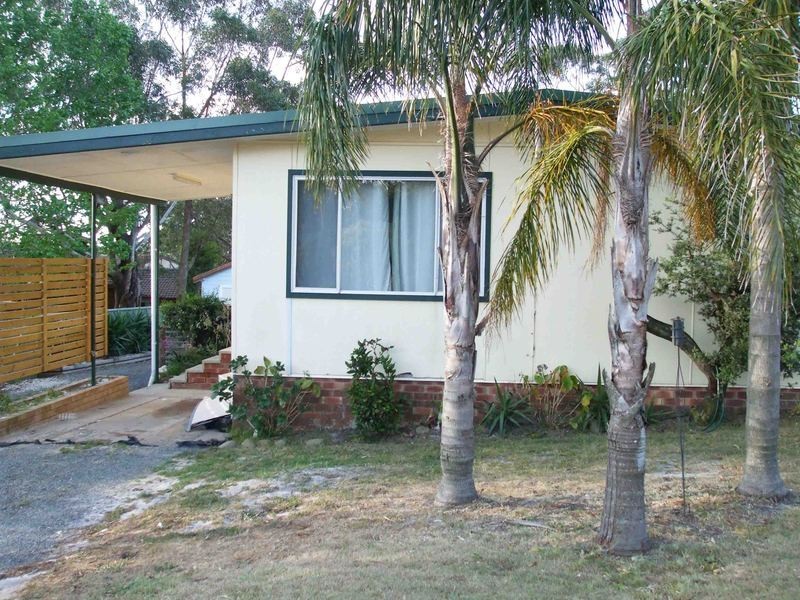 32A Keats Avenue, Bateau Bay NSW 2261