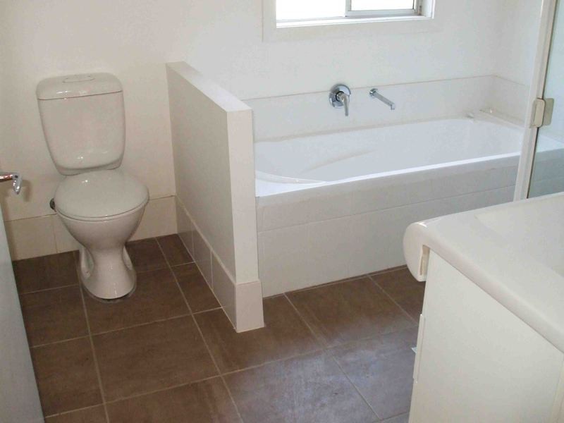 32A Keats Avenue, Bateau Bay NSW 2261