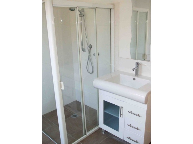 32A Keats Avenue, Bateau Bay NSW 2261