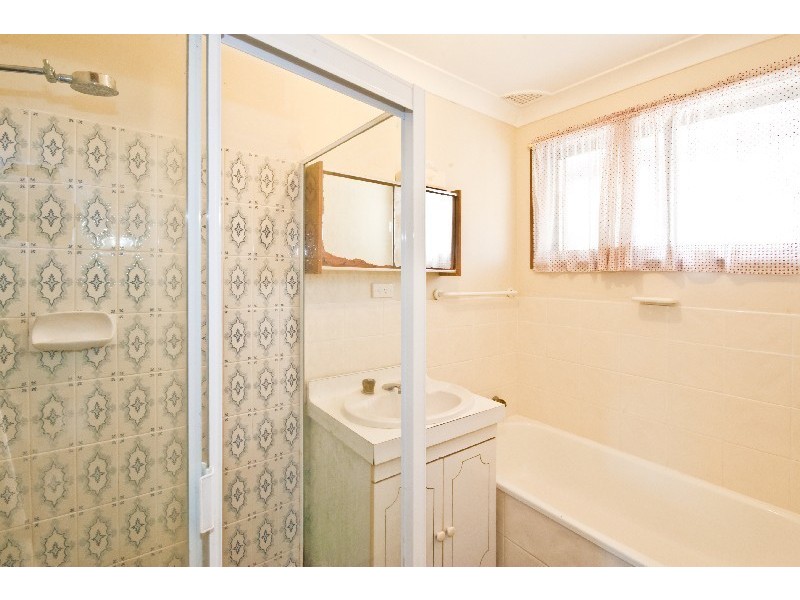 29 Poplars Avenue, Bateau Bay NSW 2261