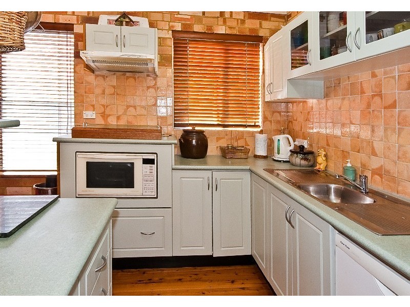 9 Bundilla Parade, Berkeley Vale NSW 2261